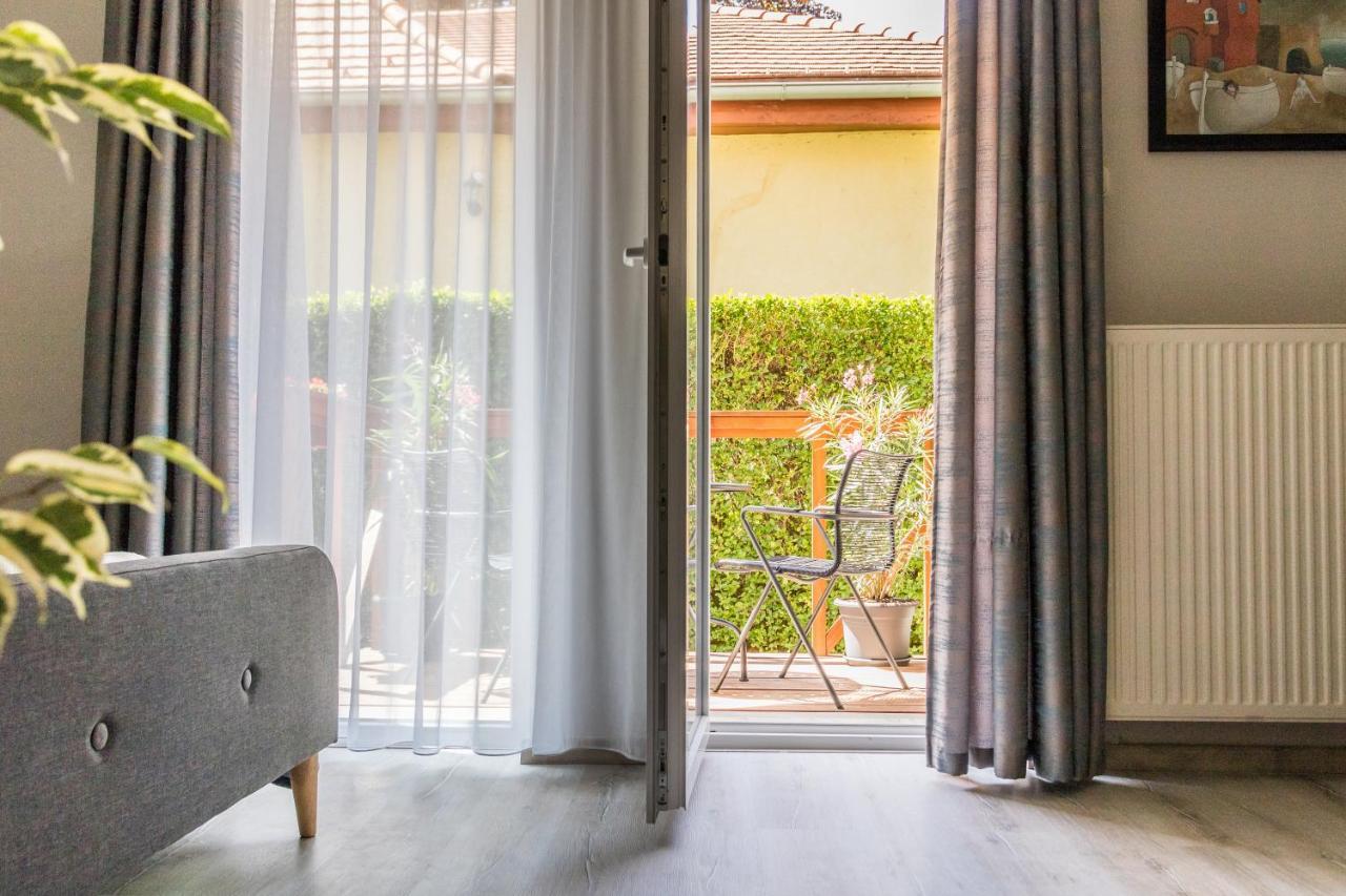 Villa 21 Boutique Rooms Балатональмади Экстерьер фото