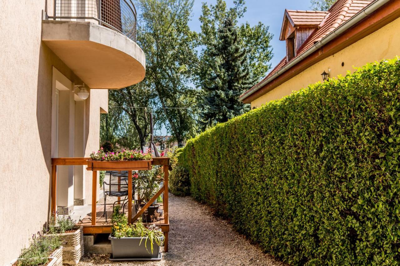 Villa 21 Boutique Rooms Балатональмади Экстерьер фото